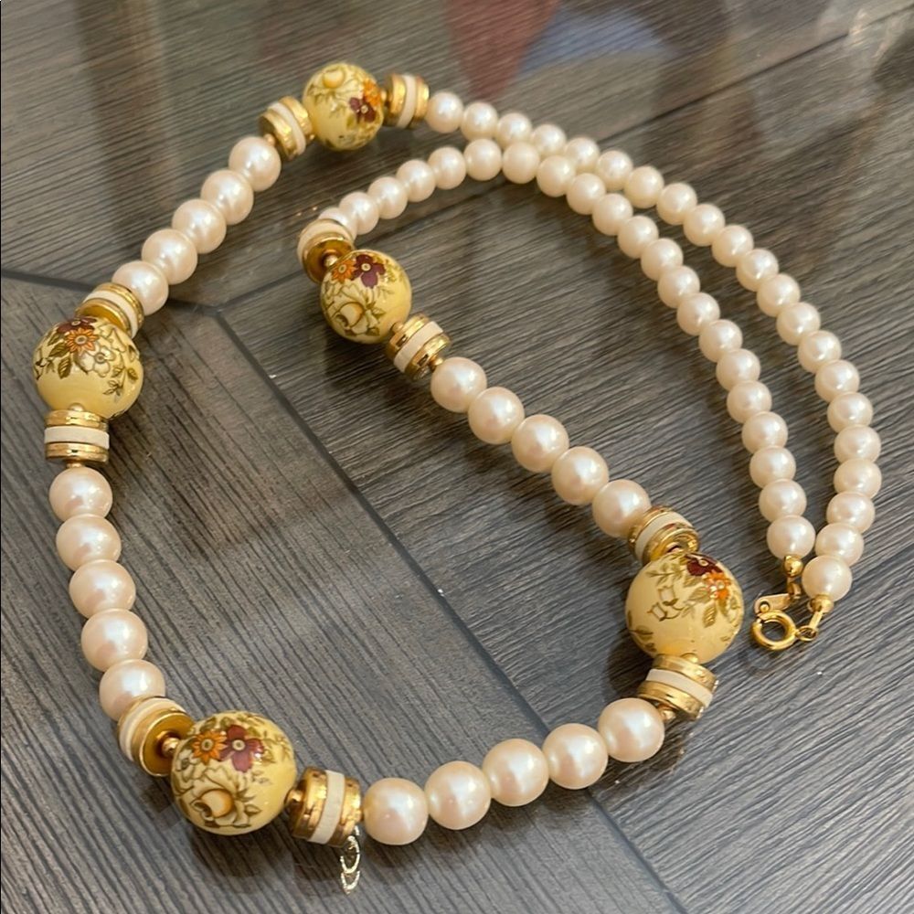 Vintage Japan Floral & Faux Pearl Beaded Necklace